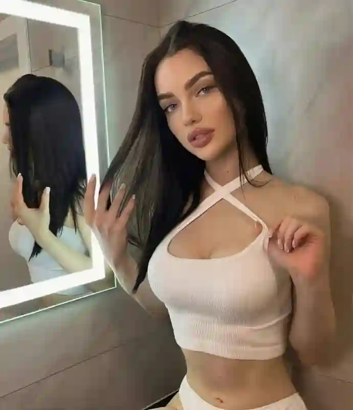 sexy escort Sima in Tallinn offering a massage and sex date, find your sex dreams with escorts